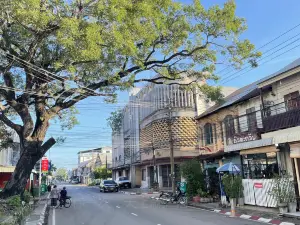 ຄົວສະຫວັນເຝີເຮືອຫຼິ້ນເສັ້ນ