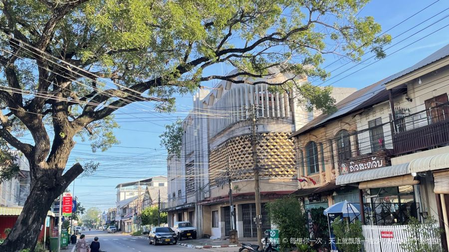 ຄົວສະຫວັນເຝີເຮືອຫຼິ້ນເສັ້ນ