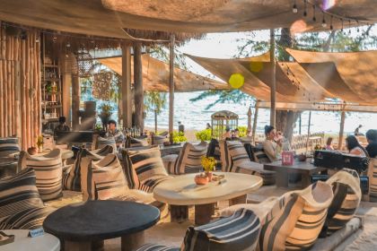 더 글라스 하우스