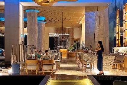 Pebbles Bar and Grill