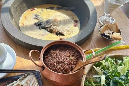 品味泸沽湖餐厅