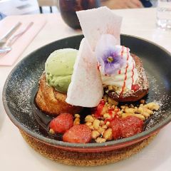 Anniversaire Cafe Minatomirai Yokohama User Photo