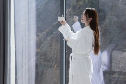 四姑娘山·天空之城悬崖酒店·云端餐厅