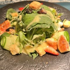 猛虎玫瑰·鲜花西餐厅(长嘉汇江景店) User Photo