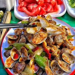 钱锋炭缸烧烤·海鲜·宵夜(华龙道店) 여행 사진
