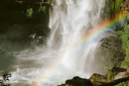 翁布懸崖瀑布咖啡