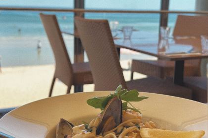 Waves on the Beach Restaurant