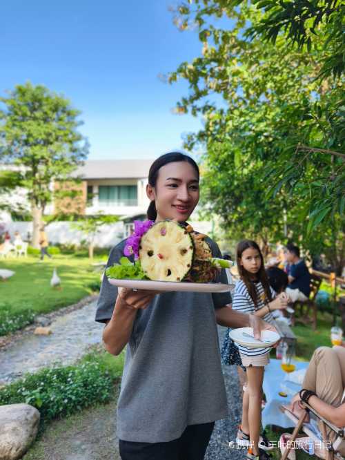 99 Villa & Cafe