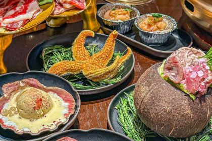 山洞里烤肉(金鹰店)