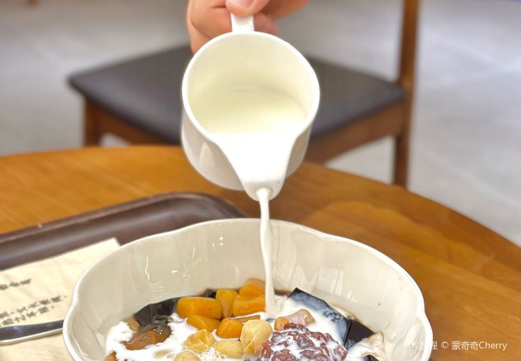 Dessert Cafes Hopping