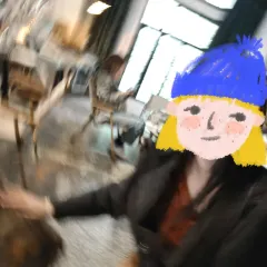 半两·咖啡书店·浮生是杯酒 User Photo