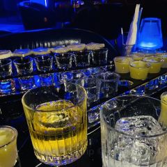 邛海湾柏樾酒店月窗红酒吧 User Photo