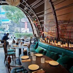 PetitChateau Wine&Bistro User Photo