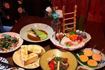 酉食深夜小吃店