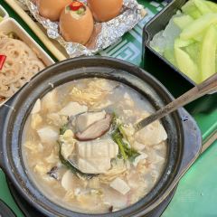 钱锋炭缸烧烤·海鲜·宵夜(华龙道店) 여행 사진