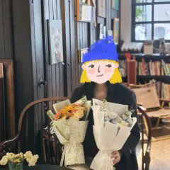 半两·咖啡书店·浮生是杯酒 User Photo