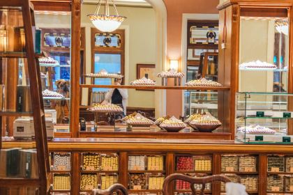 Hallab 1881 قصر الحلو