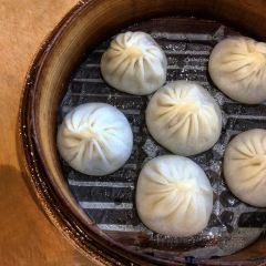 Anh and Chi User Photo