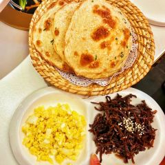 Yilaobaiweizhanliao Hot Pot (yangguang) User Photo