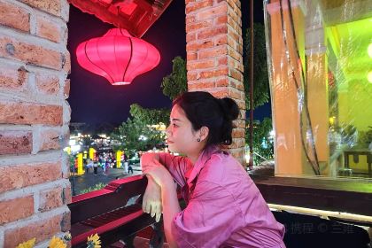 Vy’s Market Restaurant & Cooking School