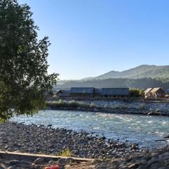 禾木老村山庄 User Photo