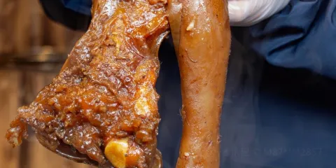 樂峨西村蹺腳牛肉壩壩宴