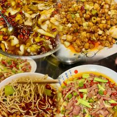杨松潺(椒麻鸡·华电一校店) 여행 사진