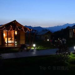 孟获城向野而眠帐篷营地·户外餐厅 User Photo