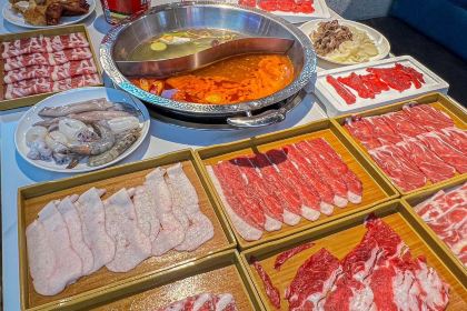 御屋鲜品鲜切牛肉火锅自助(胶州龙湖天街店)