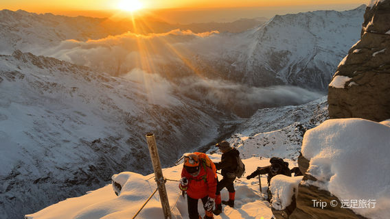 Siguniang Mountain Two Peaks
