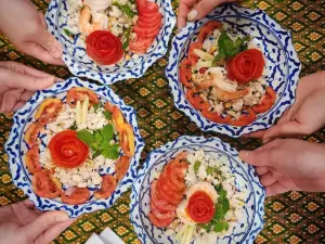 ฮีดเด้น วู๊ดส์ คาเฟ่ / ร้านเช่ารถสกูตเตอร์ไฟฟ้า