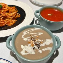 SHANG KONG JIAN E SHI CHU FANG KAI DE DIAN User Photo