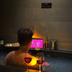 Jinhuashiliyinyuecanba User Photo