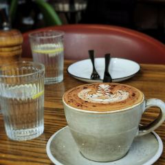 Two Birds One Stone·一石二鸟(木色店) 여행 사진