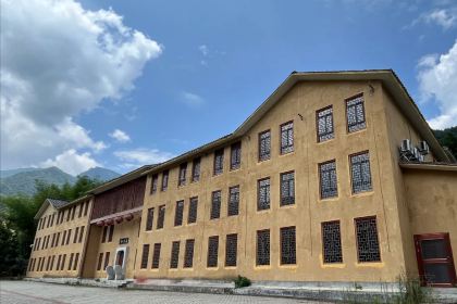 山里人家(黄尾立交桥店)