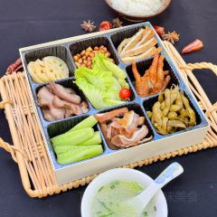 万厨娘卤肉馆（中央城店） User Photo