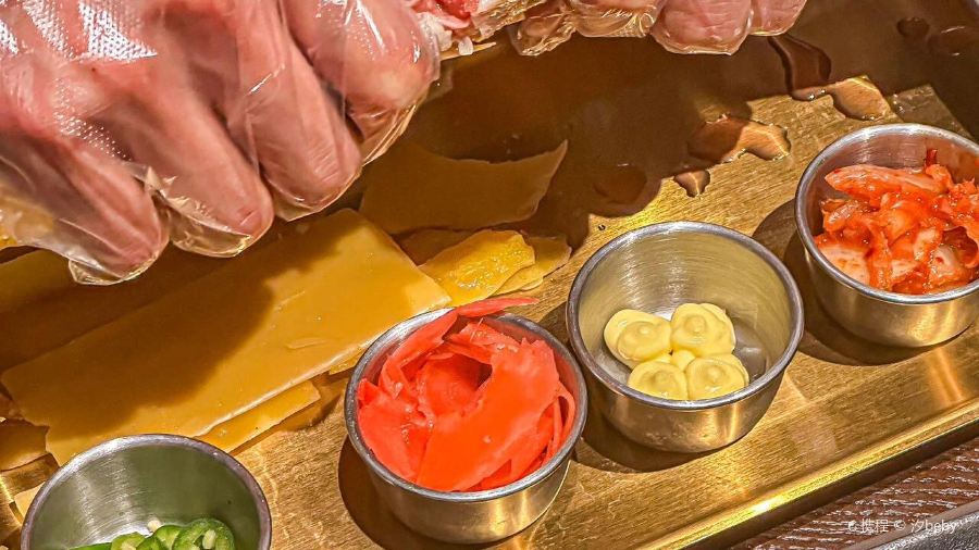 山洞里烤肉(金鹰店)