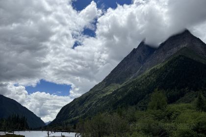小金新四姑娘山庄(双桥沟景区店)·中餐厅