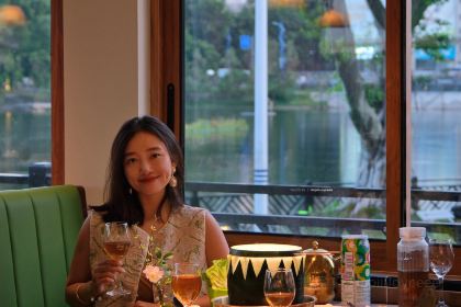 BAI YU DING DONG GUA ZHONG