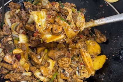 红房老灶柴火鸡