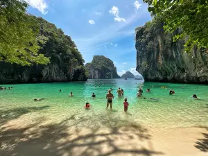 The Hong Islands, Ao Leuk, Krabi