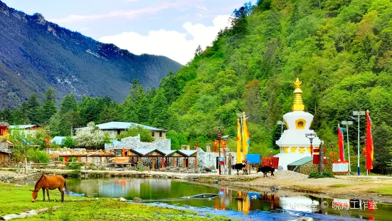 格桑雲浪餐廳