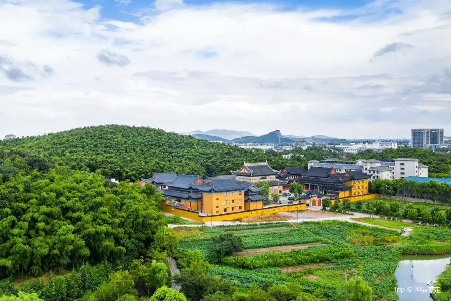 Luzhong Ancient Town