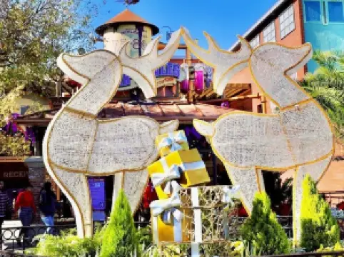 諾氏百樂坊樂園