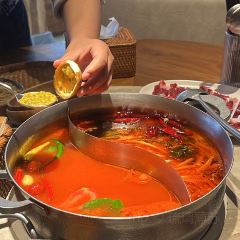 布孃孃云南酸菜牛肉火锅(郑州银泰inPARK2区店) User Photo