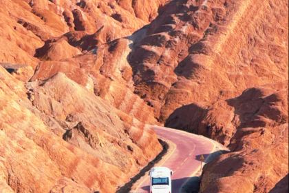 LE ZI WEI CHE ZHAN MA LA TANG XI DA JIE DIAN