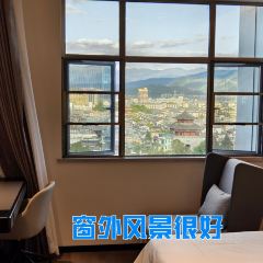 明记烧肉米线烧肉卷粉(中心小学店) User Photo
