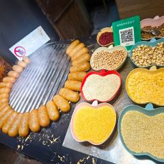 翠翠苗饼(凤凰古城店) User Photo