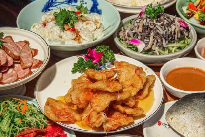 山河屯铁锅炖(乌山西路店)