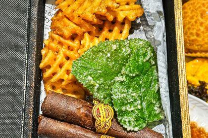 頂峰香港茶餐廳（隆生金山湖店）